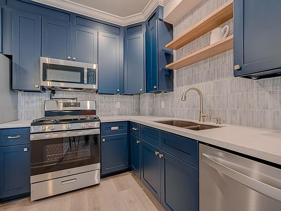4th image of 1110 Avenue K