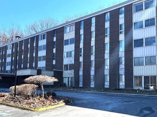 3068 Kent Rd, Stow, OH 44224