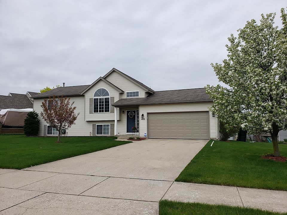 1st image of 402 Summer Circle Dr SE