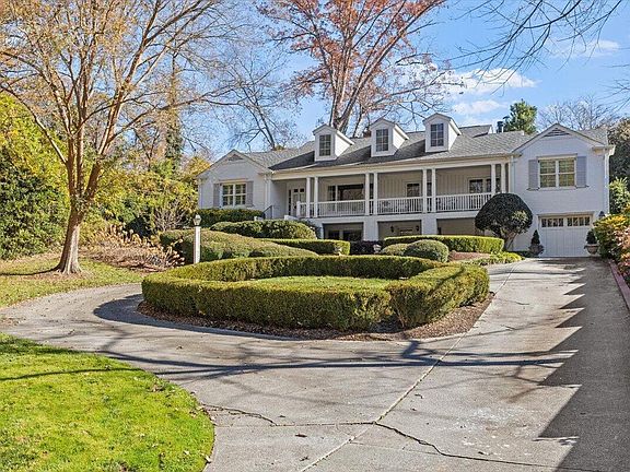 3rd image of 2416 E Lake Dr
