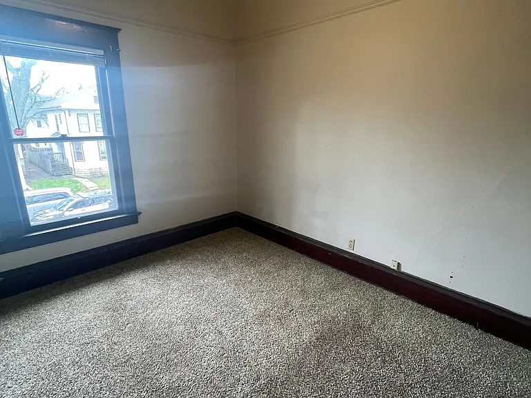 132 E 2nd St #2 — Photo 4