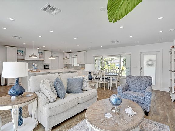 4th image of 5221 NE 18th Terrace