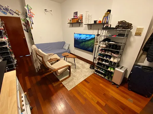 Rented by Compass | media 22