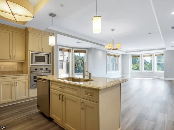 40 Park Ave #412, Morristown, NJ 07960