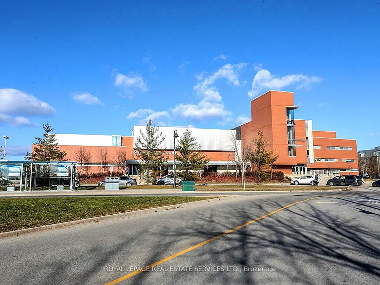 40 Emerald Cres #1 — Photo 47