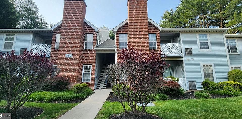 1st image of 701 Diamond Dr