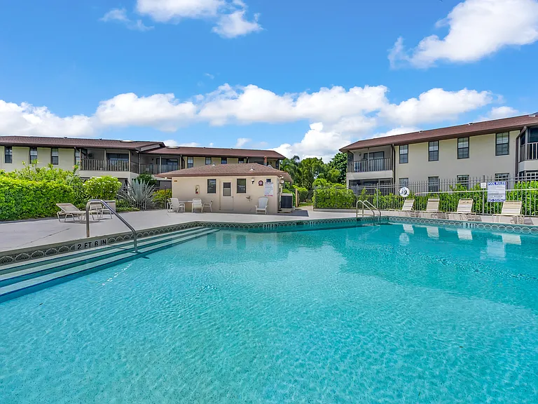 5312 Treetops Dr #H-102 — Photo 14