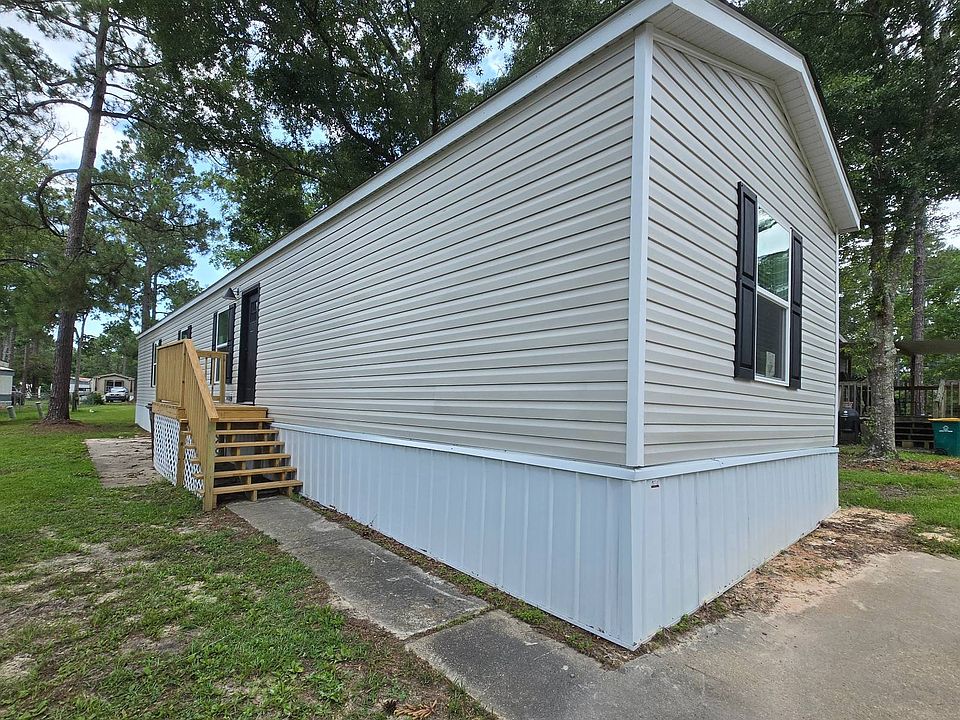 1st image of 14142 Lorraine Rd #26