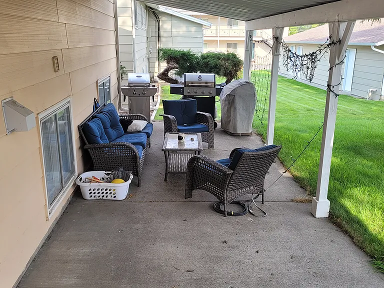 712 Avenue E — Photo 8