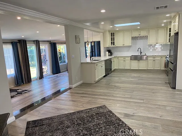 3 bed, 1850 sqft, $4,500 — Photo 4