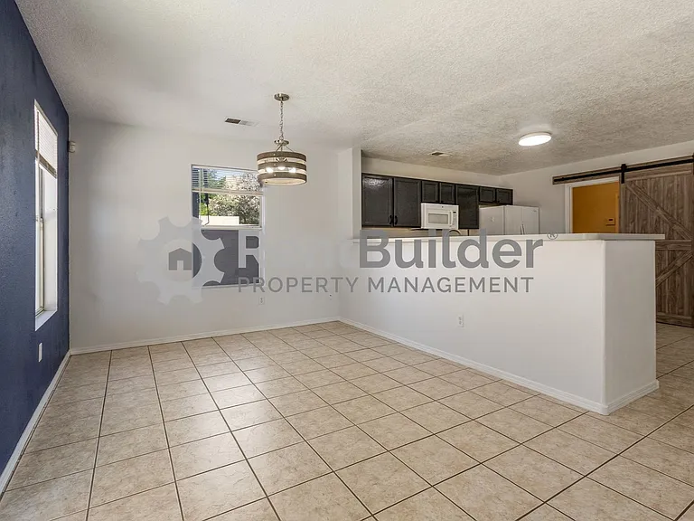 5008 Shadow Rock Rd NW — Photo 4