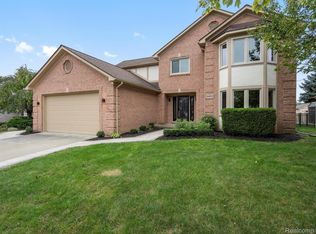 8460 Frederick Dr, Washington, MI 48094