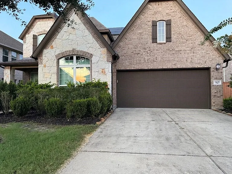 11611 Arbirlot Dr — Photo 2