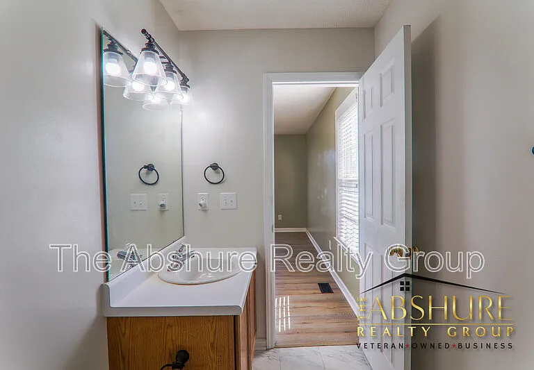 7604 Lilly Pond Ln — Photo 15
