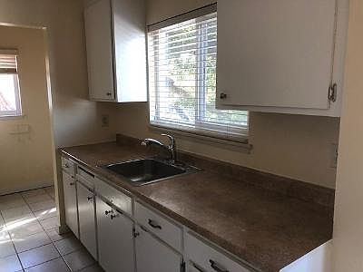 4th image of 786 E 11th St #786