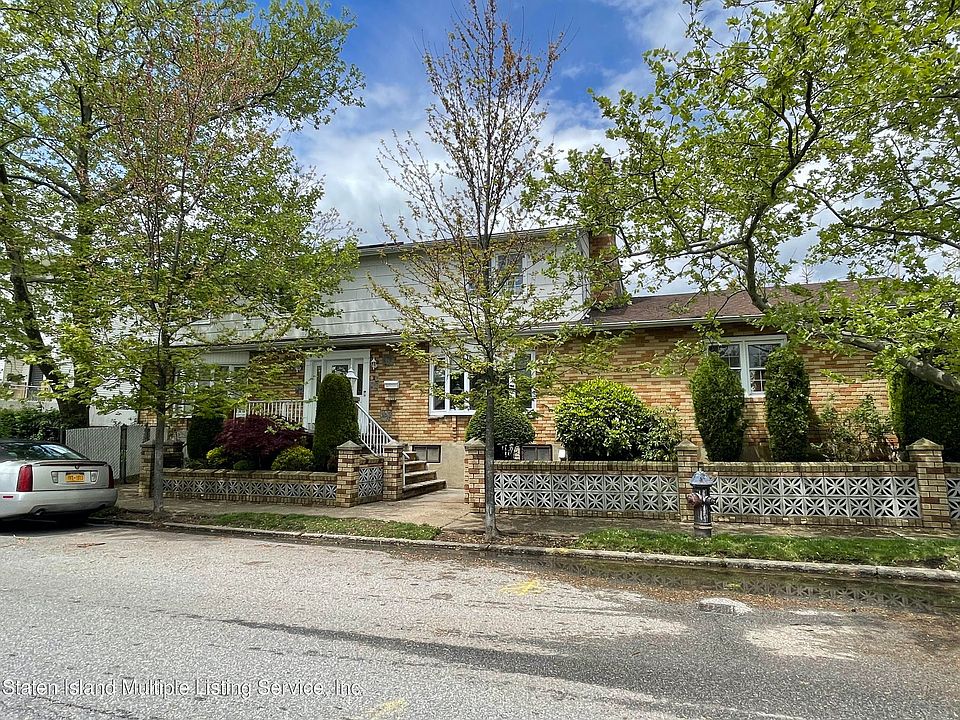 1st image of 146 Fieldway Ave