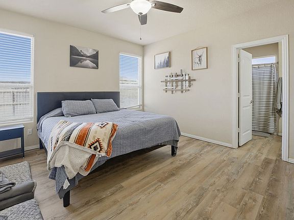 5th image of 9 Brooks Ranch Rd