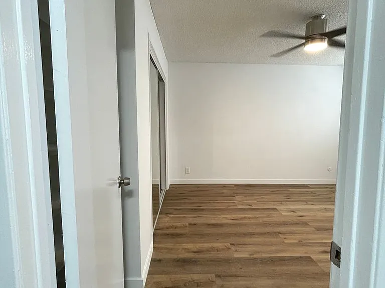 20353 Saticoy St — Photo 33