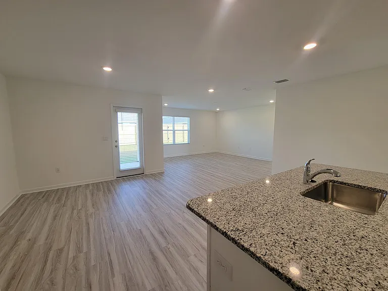 22349 Aleutian Ave — Photo 4