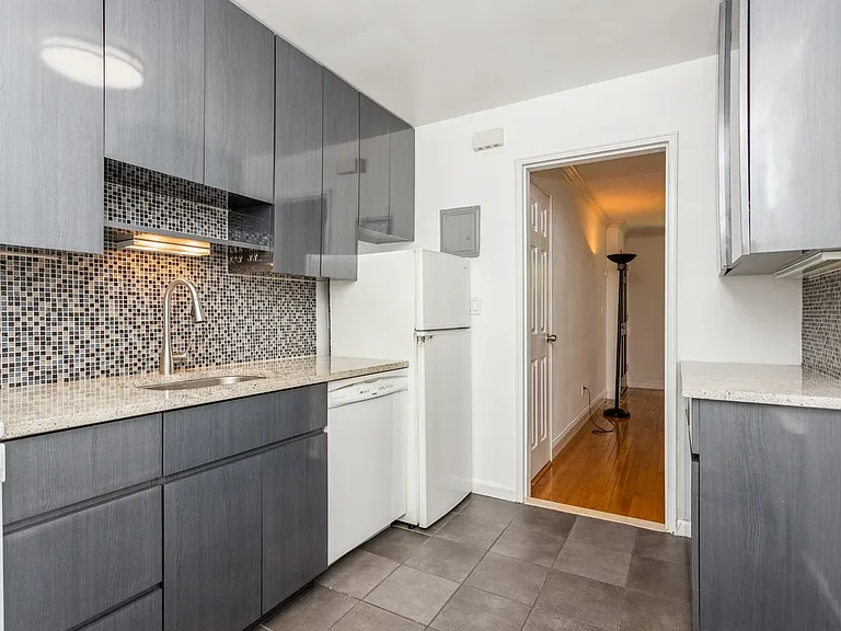 51 Cross St #3A — Photo 5