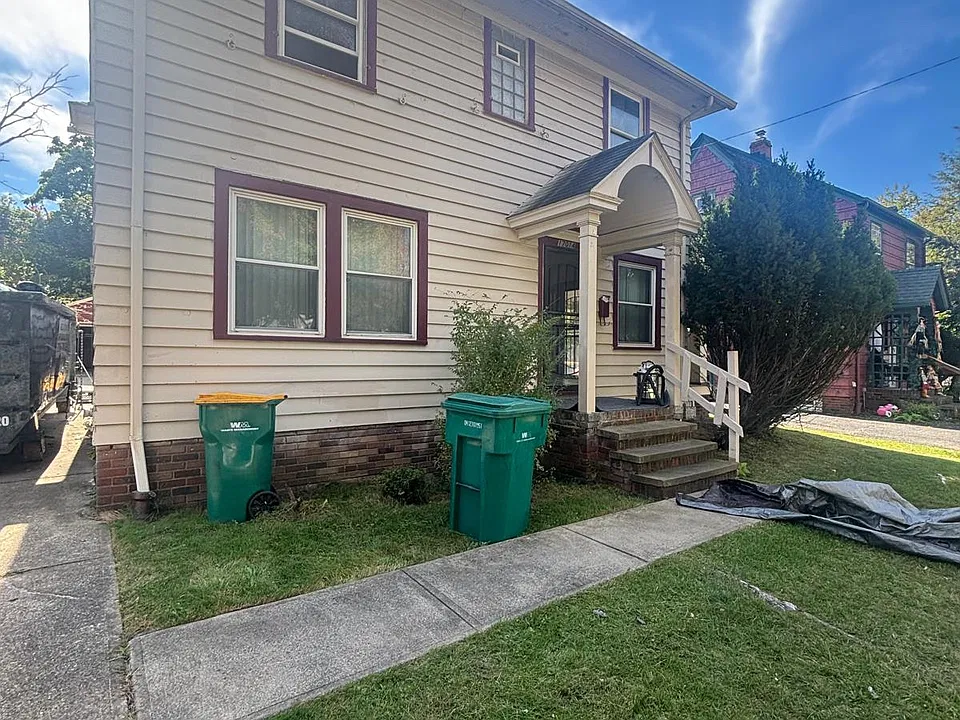 17014 Maple Heights Blvd