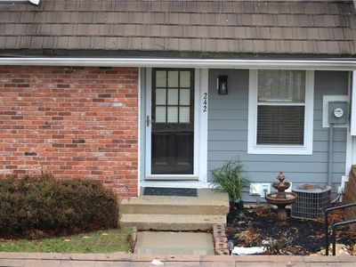242 NE Bayview Dr, Lees Summit, MO, 64064