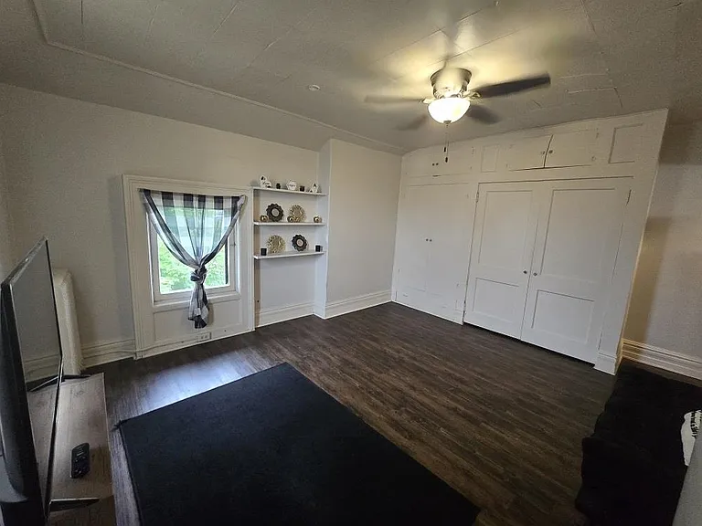 701 Center Ave #11 — Photo 9
