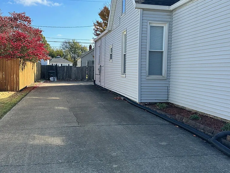 422 S Willow Rd — Photo 16