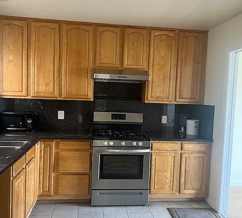 5th image of 339 Campbell Ave