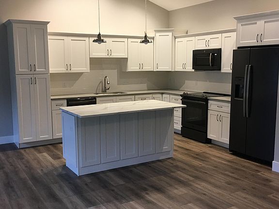 2nd image of 23586 Laurel Glen Ave #38