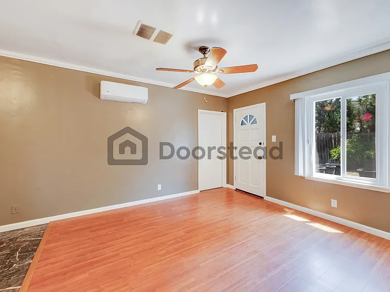 404 Hawthorne St #B — Photo 5
