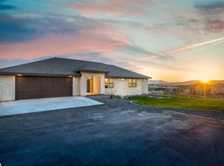 72802 E Grand Bluff Loop, Kennewick, WA 99338