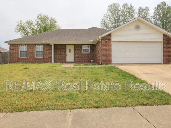 1907 Columbus Rd, Bentonville, AR 72713