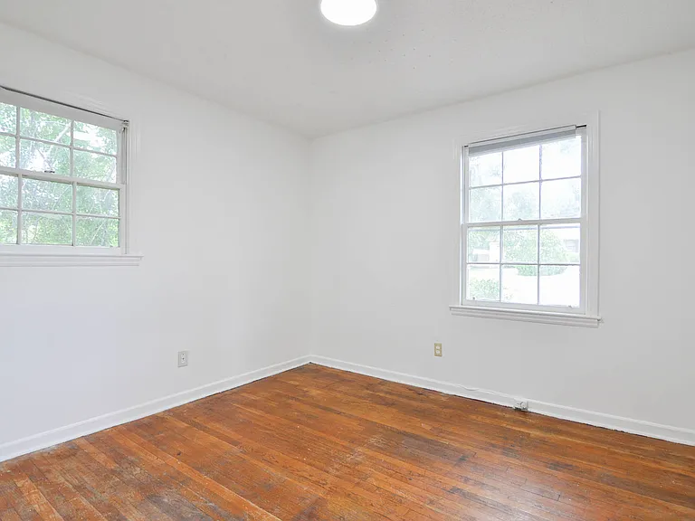101 Lloydwood Dr — Photo 7
