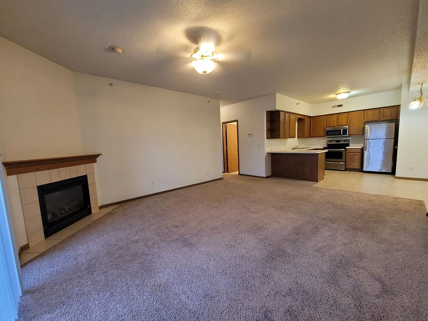 650 Commercial Ct — Photo 1