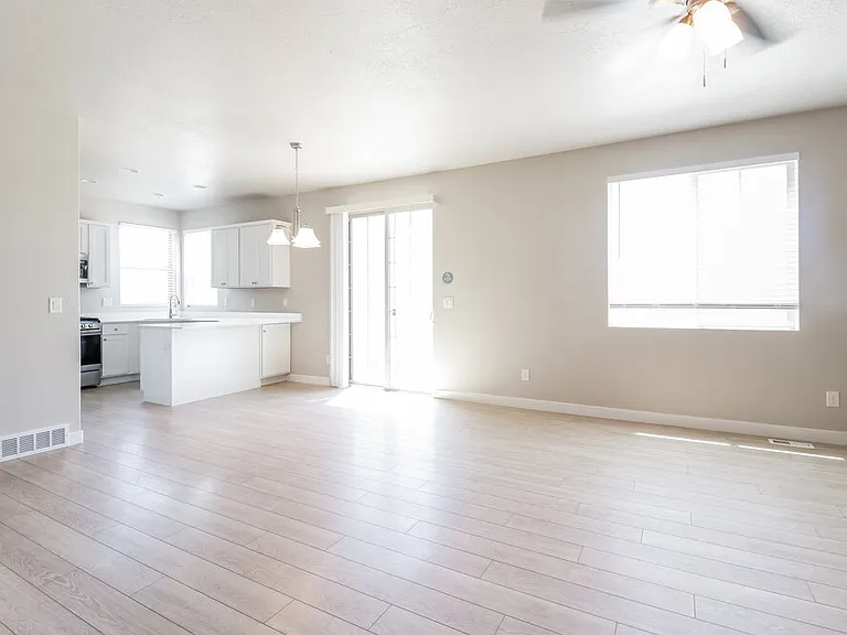 1083 W Osprey Dr — Photo 6