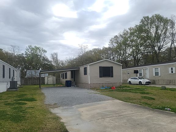 3rd image of 225 Blanco Dr