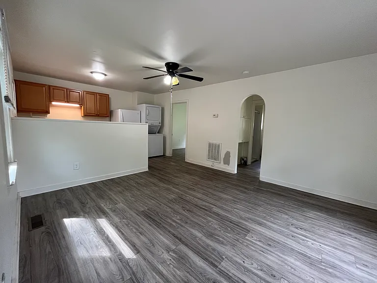 310 N Bennett St — Photo 2