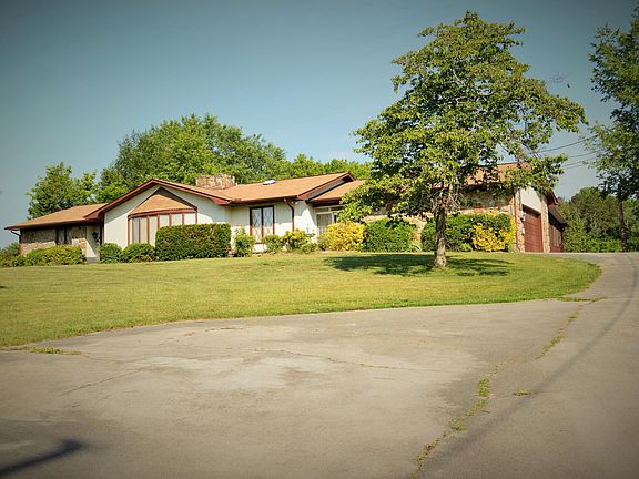 2nd image of 5015 NE Tazewell Pike
