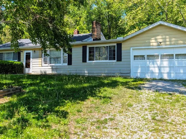 2326 Rolling Acres Dr, Amelia, OH 45102