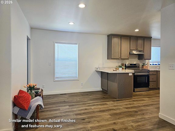 5th image of Maple St Lot 36