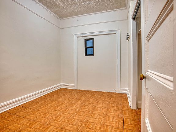 5th image of 266 Maple St Floor 1
