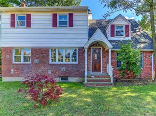 45 Maple St, Garden City, NY 11530