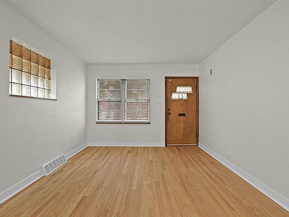 3rd image of 2644 Wyoming St