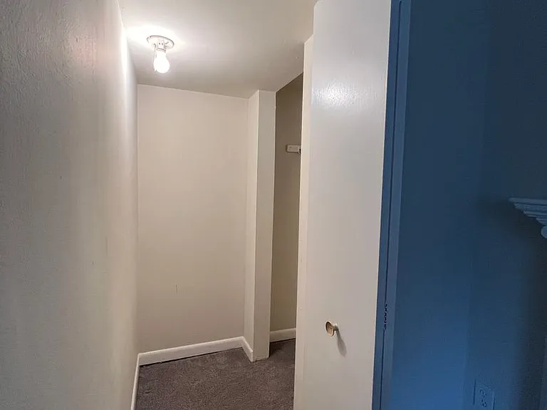 Morris Apartments — Photo 32