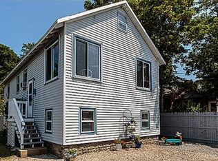 3 E St, Hull, MA 02045