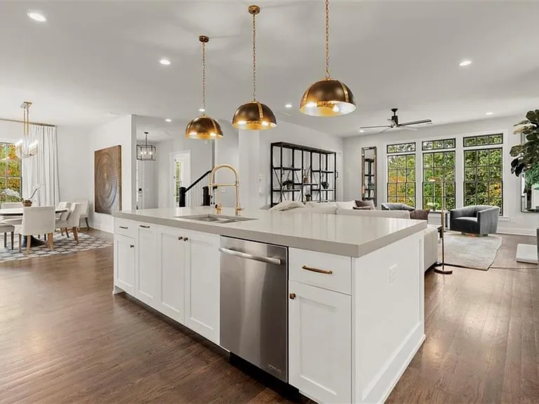 4001 Haverhill Dr NE — Photo 16