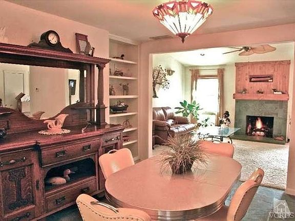 3rd image of 905 Holly Knoll Dr