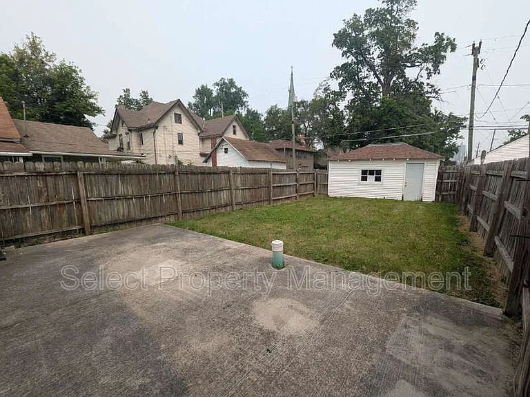 122 W Creighton Ave — Photo 19