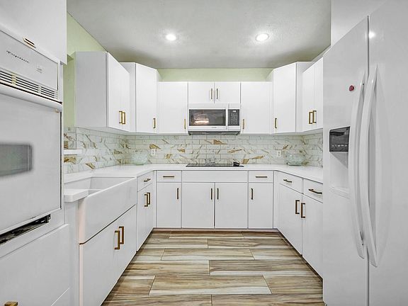 3rd image of 4711 SW 27th Street